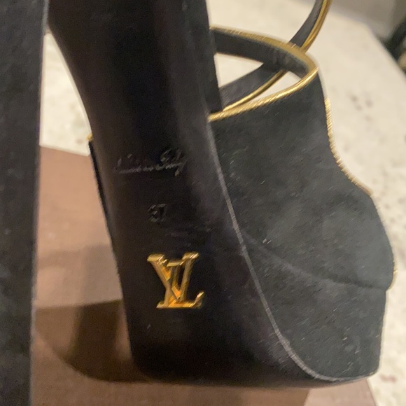Black and Gold Heel Louis Vuitton Suede gently used - Picture 4 of 4